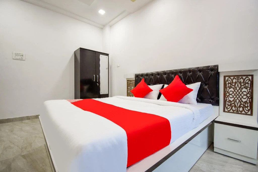 OYO Flagship 63032 Mariyam Service Apartments