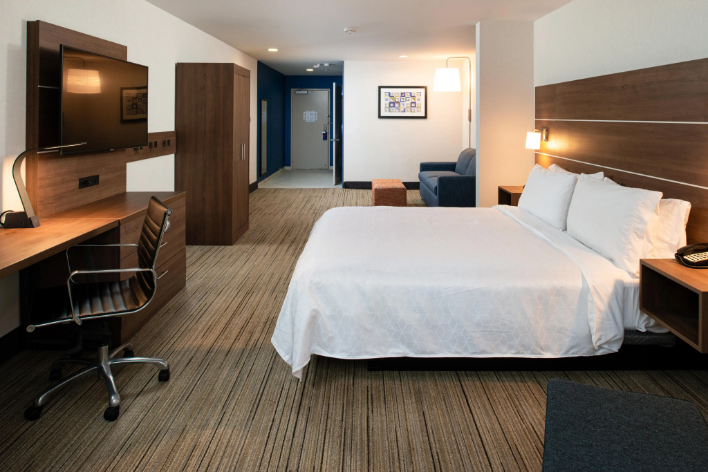 Holiday Inn Express & Suites Los Angeles Downtown West by IHG
