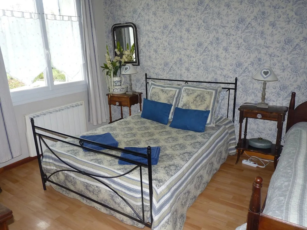 Larum antique