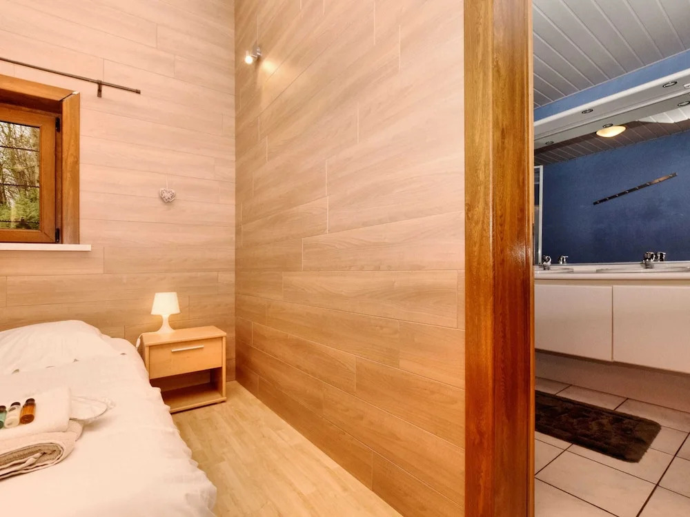 Durbuy Forest Villa With Pool