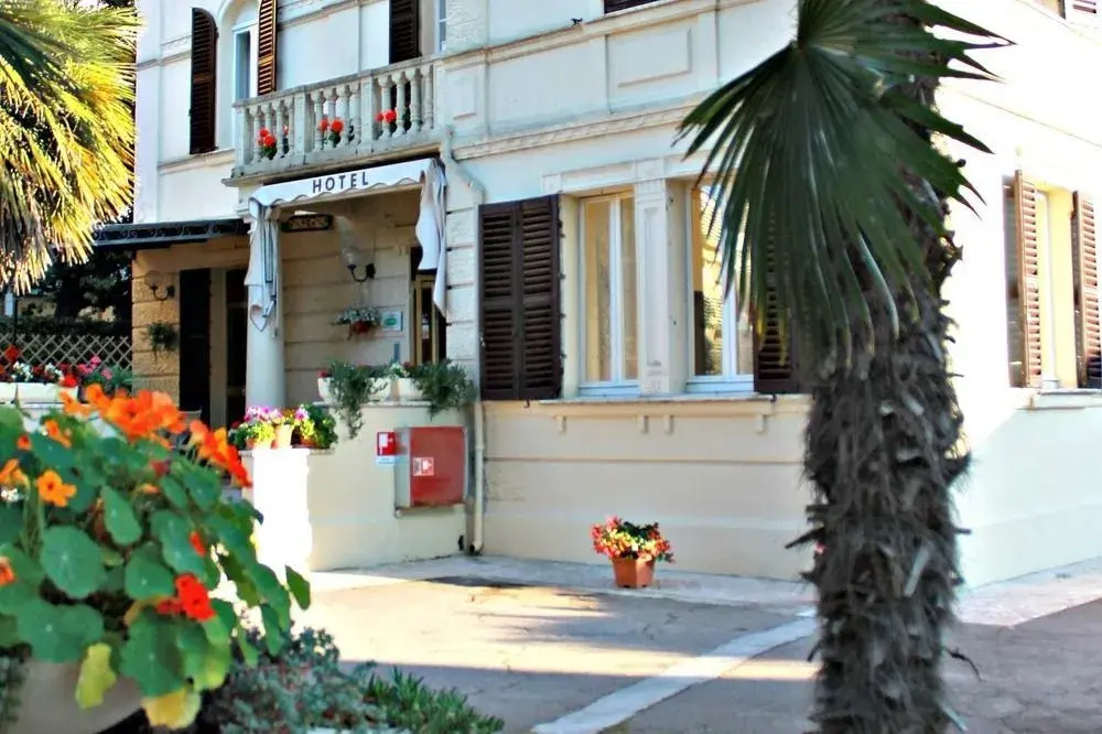 Hotel Villa Pina