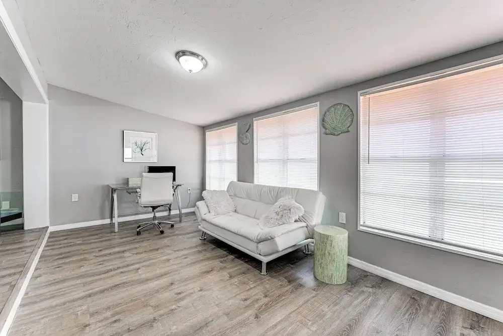 3 Mi to Venice Beach: Pet-friendly Home w/ Yard