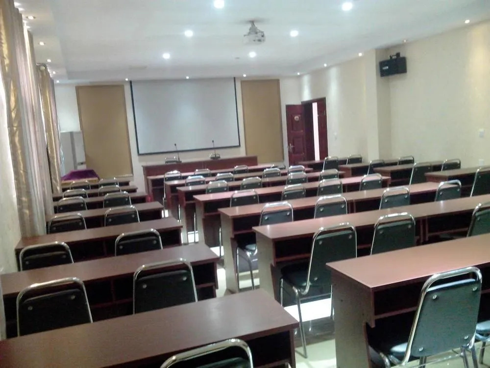 Longmen Hengtong Motel
