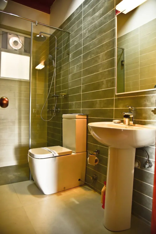 LOTUS Luxury Apartment