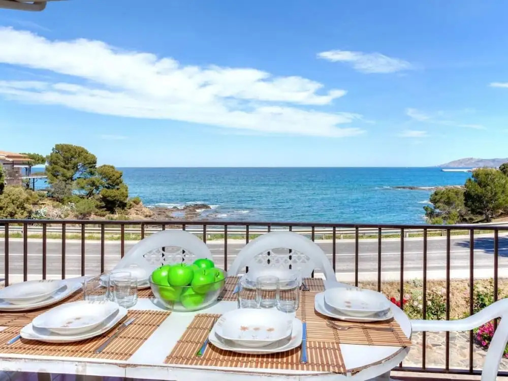BT Apartments in Llanca