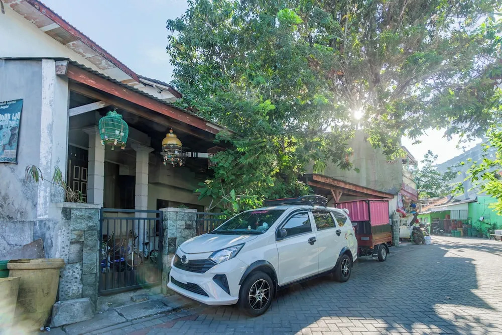 OYO Life 94040 Agung Home Stay