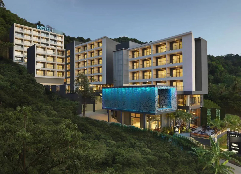 Zen Premium Patak Karon Beach