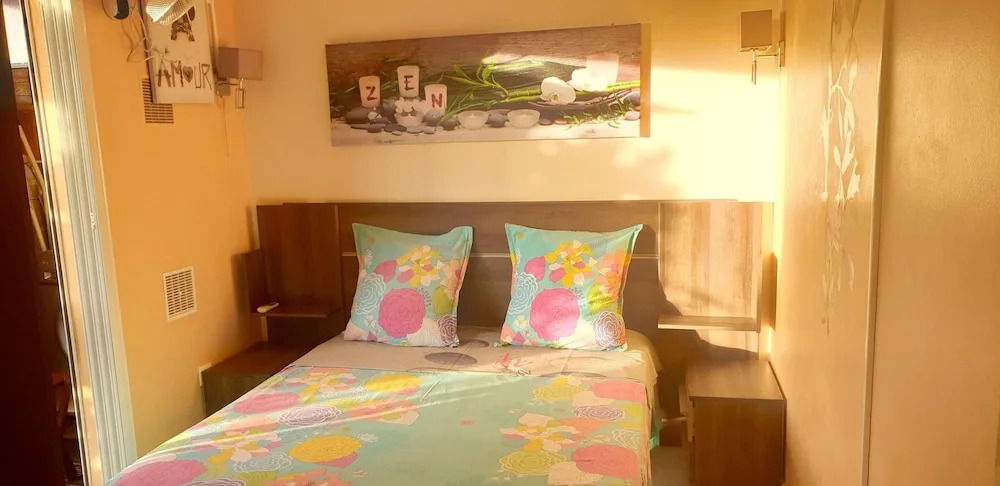 House with 2 Bedrooms in Saint Paul, with Wonderful Sea View, Enclosed Garden And Wifi - 12 Km From the Beach