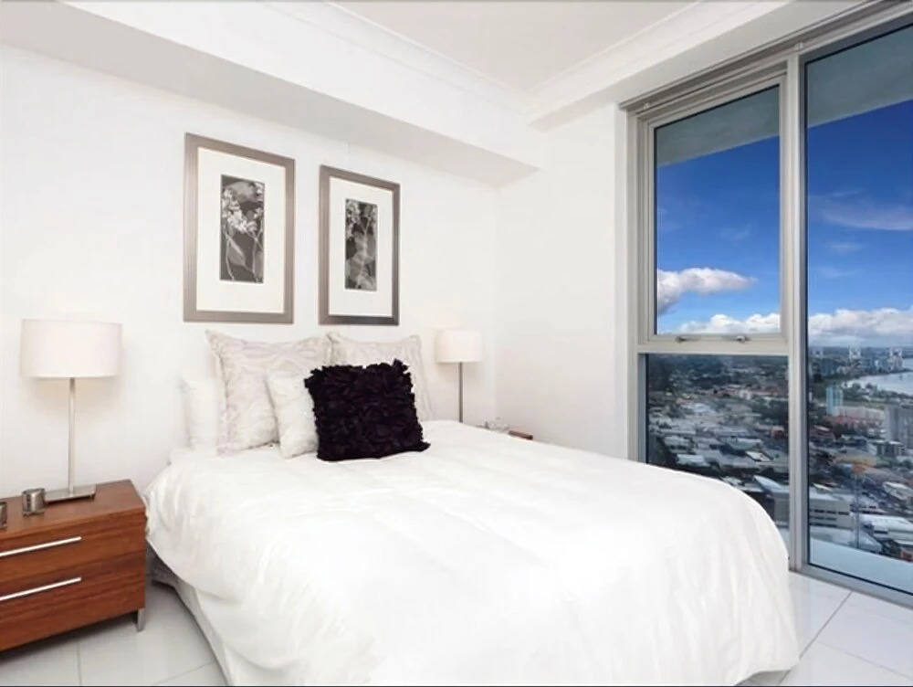 Panoramic Views at Sub Penthouse Apt