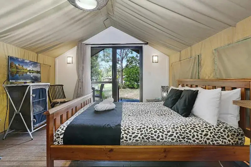 Seven Mile Beach Holiday Park