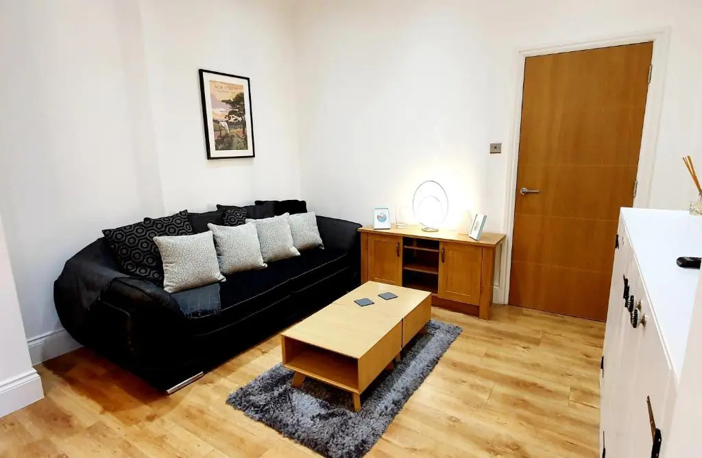 Superb 2 beds 2 baths New Apartment w/ Garden+Patio