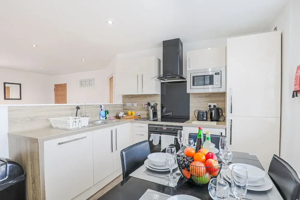UR STAY - Jewellery Apartments