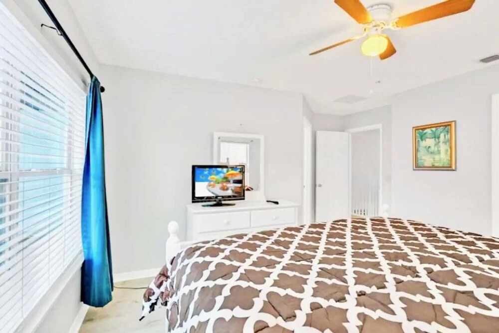 7BR Family Home - w Pool Hot tub - Near Disney