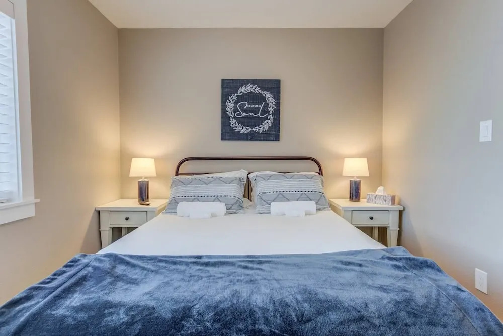 The Olympic Guest House 2 Bdrm Modern Perfection
