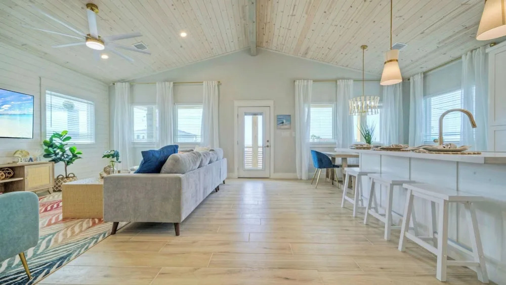 Sleeps 36! 3 Homes Side-by-side w/ Private Pools, Patio Lounge, 5 Mins to Beach