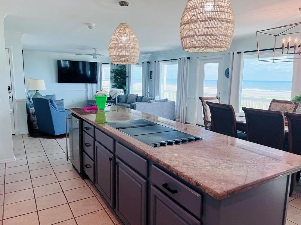 Caseata 5 Bedroom Home by Redawning