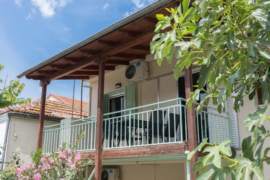 Nikols House