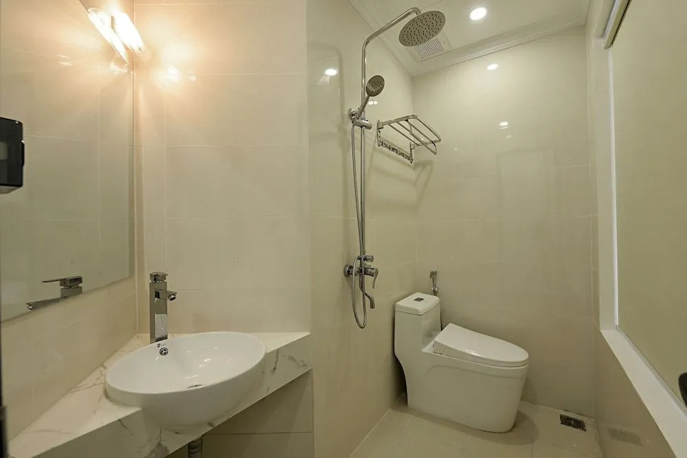 OYO 332 Moon Villa Hotel