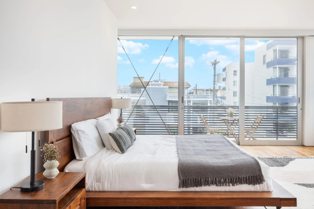 Venice View by Avantstay Walk to Venice Beach Rooftop, Ice Bath, Luxe Design
