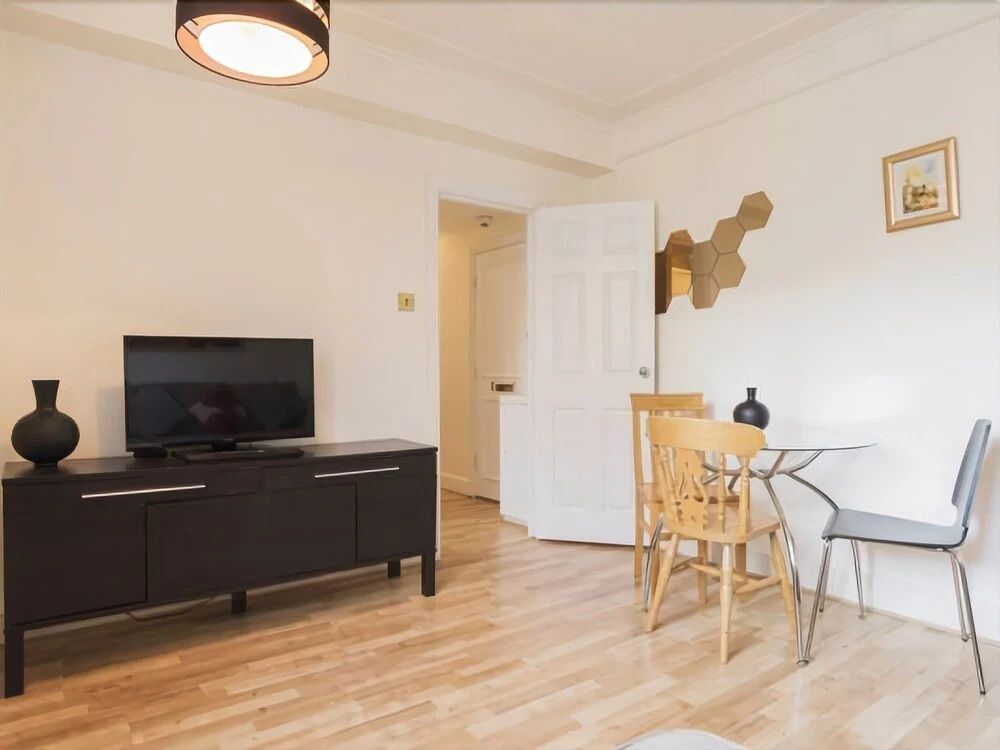 Sloane Avenue Apartments