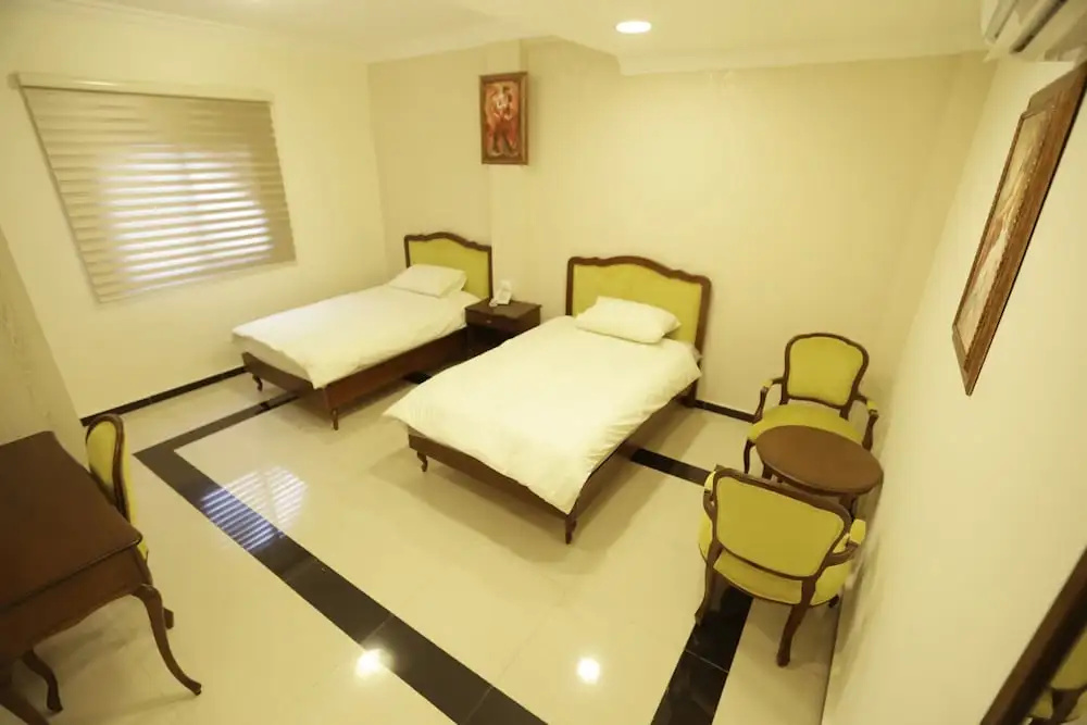 Suite Hotel