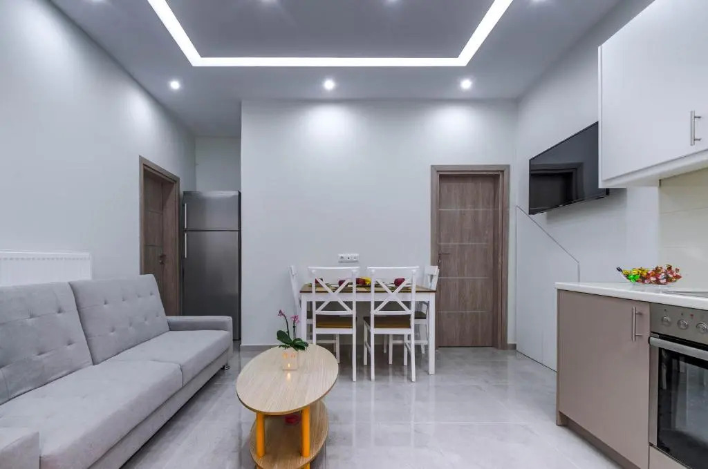 Renovated 2BD house close to Pireus port