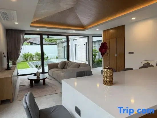 Newly built: private Quinta Lane 4br pool villa