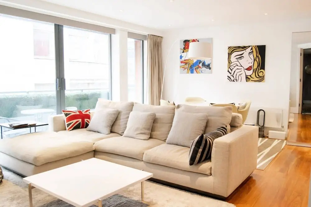 Modern 2 Bedroom With Balcony Near Oxford Street