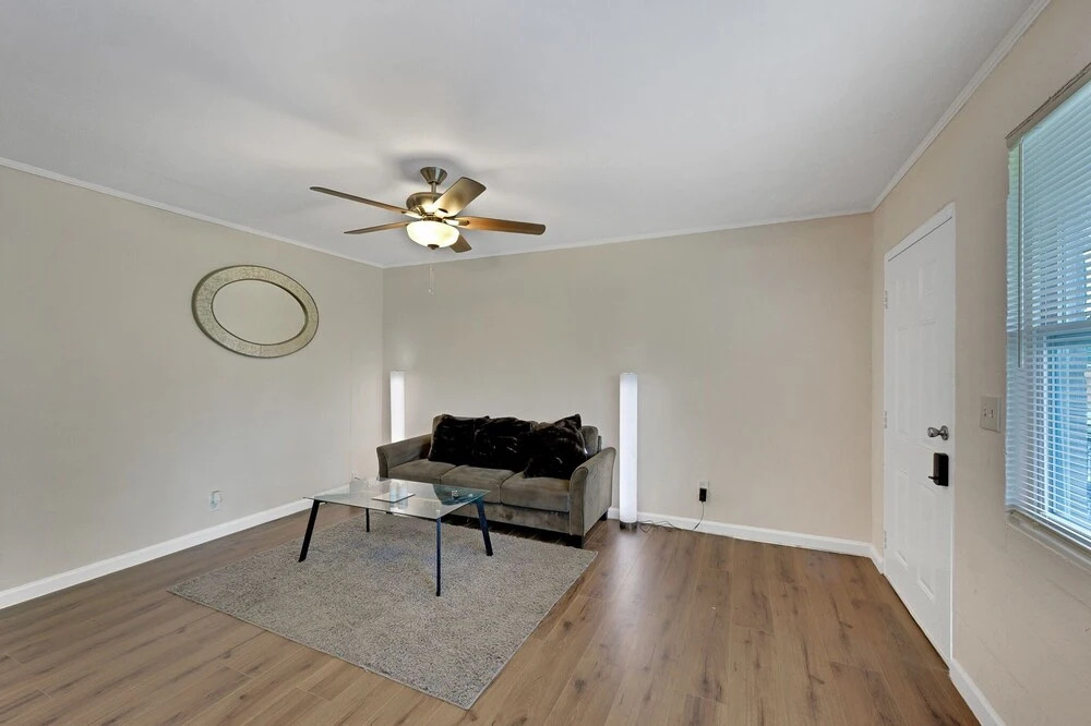 Modern Apartment Near Beautiful Historic Macon 2 Bedroom Apts by Redawning