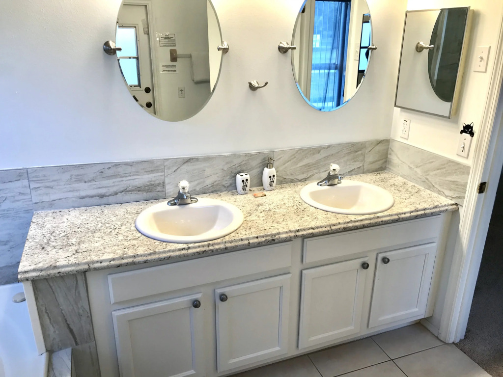 E132JA - 4 beds pool home on a golf course, Davenport, US
