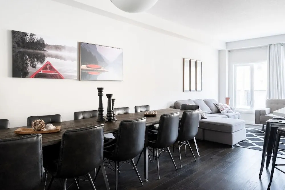 Deluxe Three Bedroom Townhouse