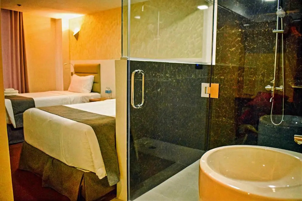 Sempre Premier Inn - MACTAN AIRPORT HOTEL