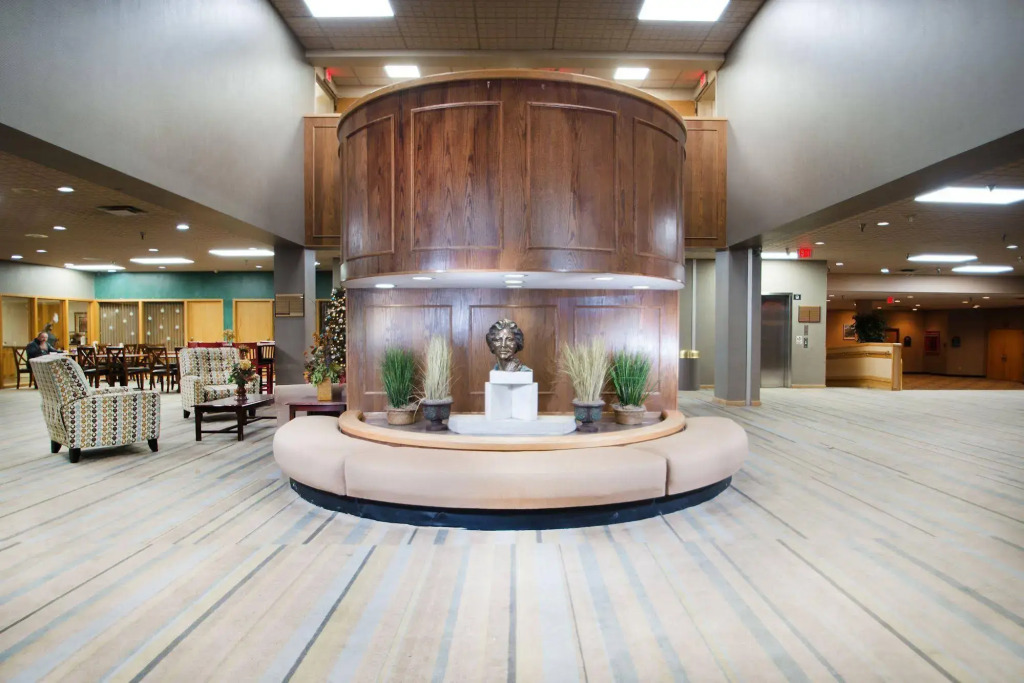 Crossroads Hotel and Huron Event Center