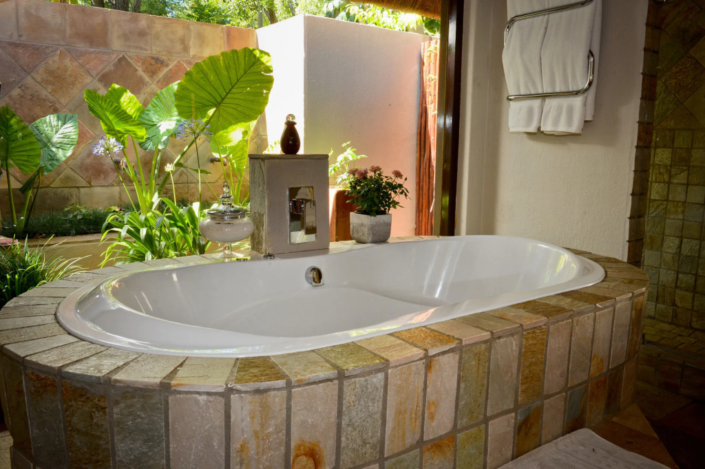 Khaya Ndlovu Safari Manor