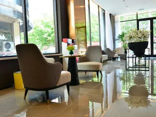 Homeinn Plus Hotel (Donghai Pedestrian Street Railway Station)