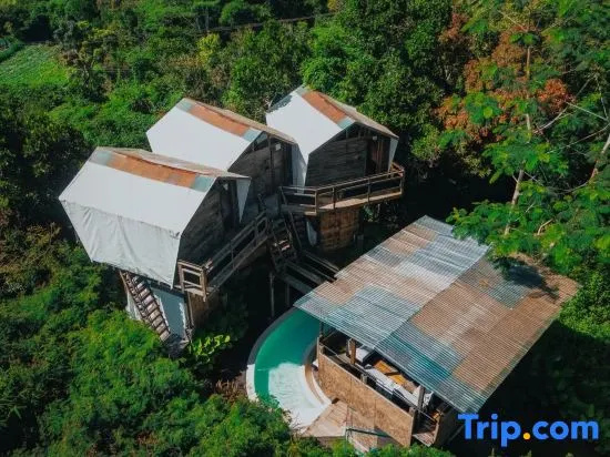 Nirata Treehouse