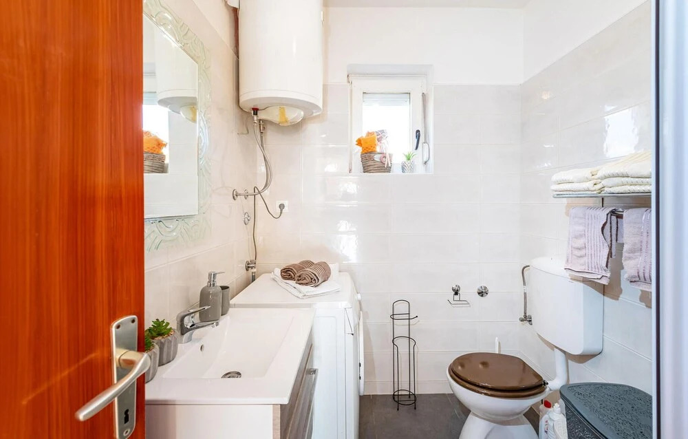 Stunning Apartment in Jasenice With 3 Bedrooms and Wifi