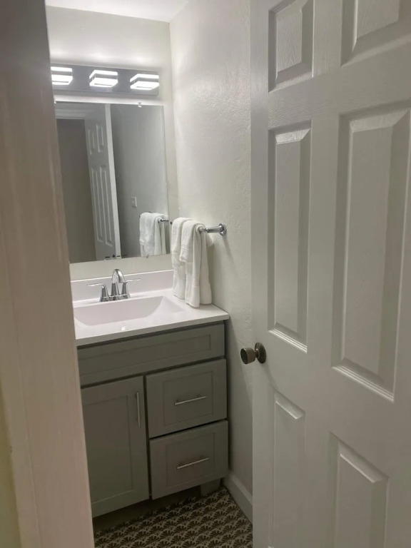 Oceanfront Condo on Seven Mile Beach