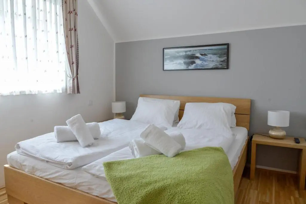 Alpine Chalet Lisa Top 7 by AA Holiday Homes
