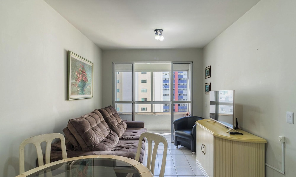 Apt in Downtown BC 350m From the Beach Pae1002