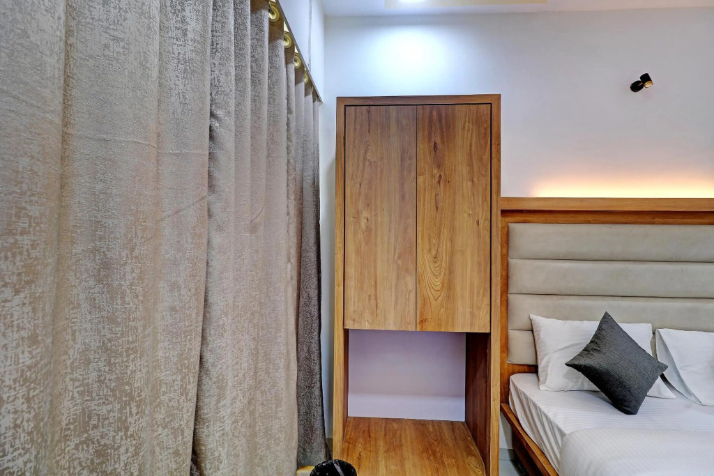 Sun Inn Residency Rabale