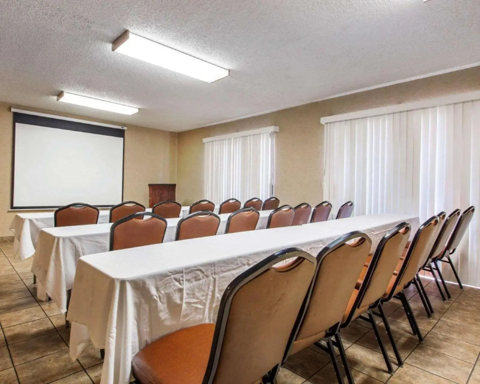 Comfort Inn & Suites Moreno Valley near March Air Reserve Base