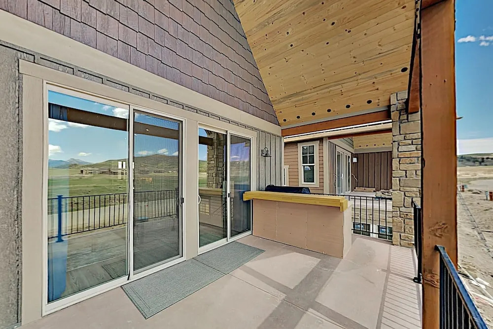 Brand-new Townhome W/ Private Balcony & Fireplace 3 Bedroom Townhouse