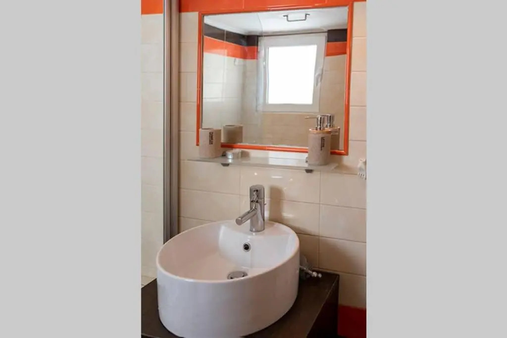 Vasilis Thissio Petralona 3d floor 55sqm