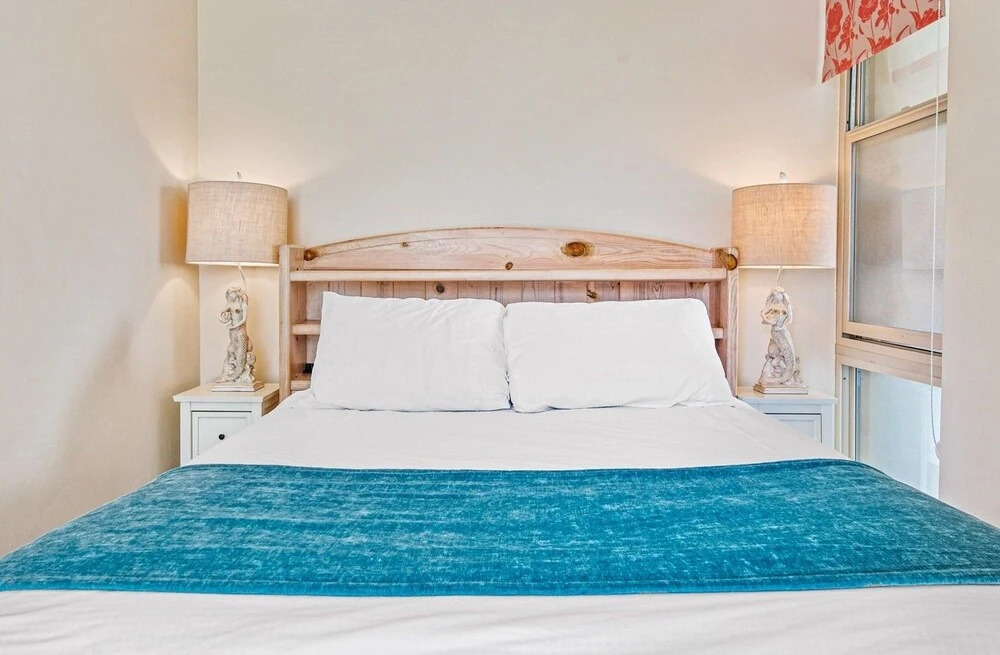 Kahana Reef #401 1 Bedroom Condo by Redawning