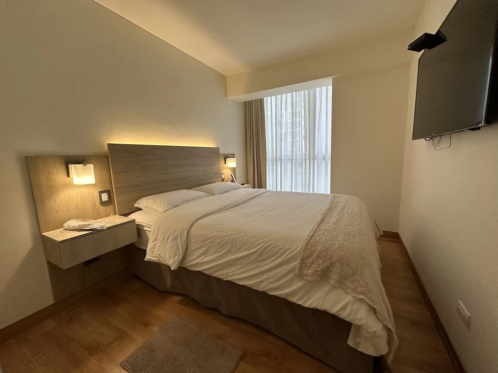 Miraflores 1 or 2 Bedroom Executive Apartment.