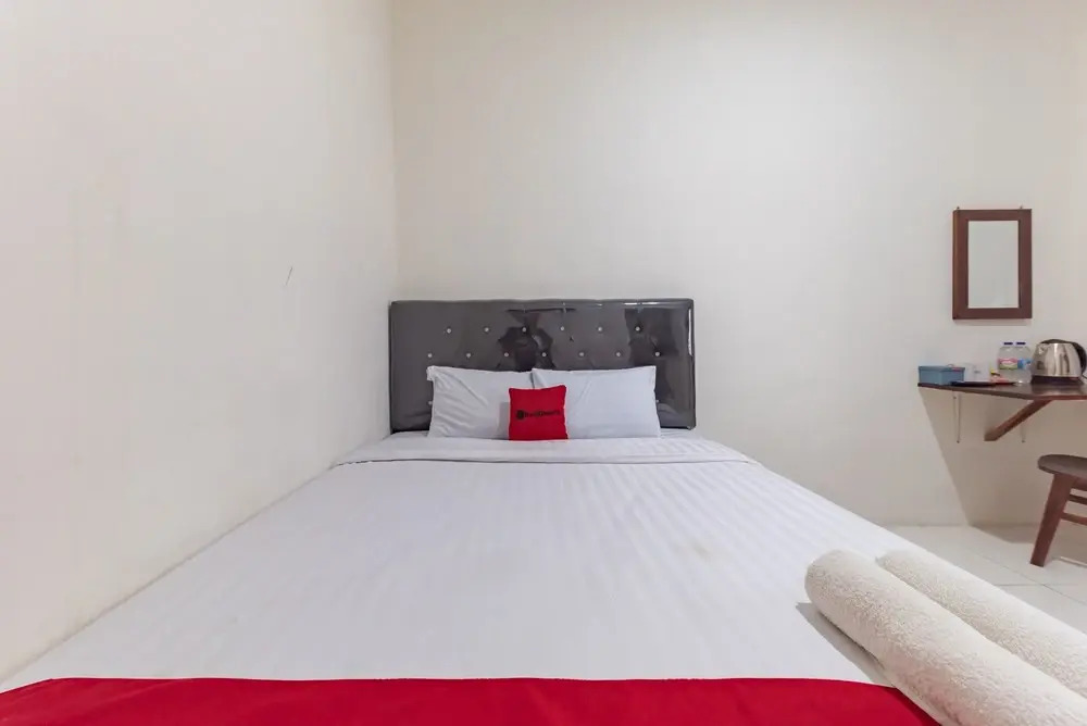 RedDoorz at Anjasmoro Guest House near Bandara Ahmad Yani Semarang