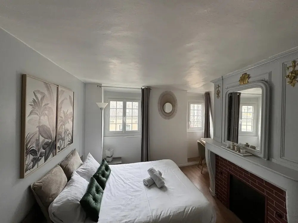 Villa in Le Mans Near Plantagenet City