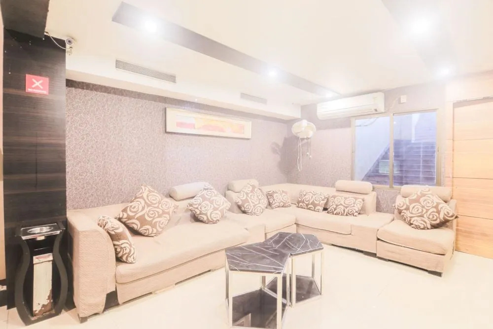 OYO 8326 Hotel The Silk Routee