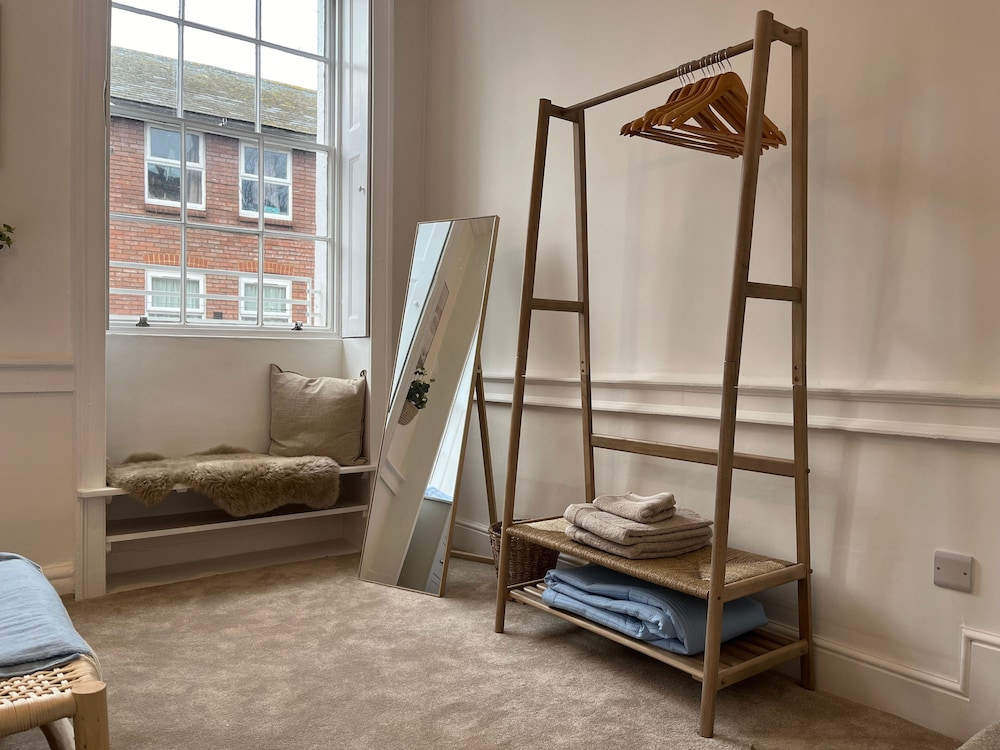 Spacious 2B Flat In Clement House